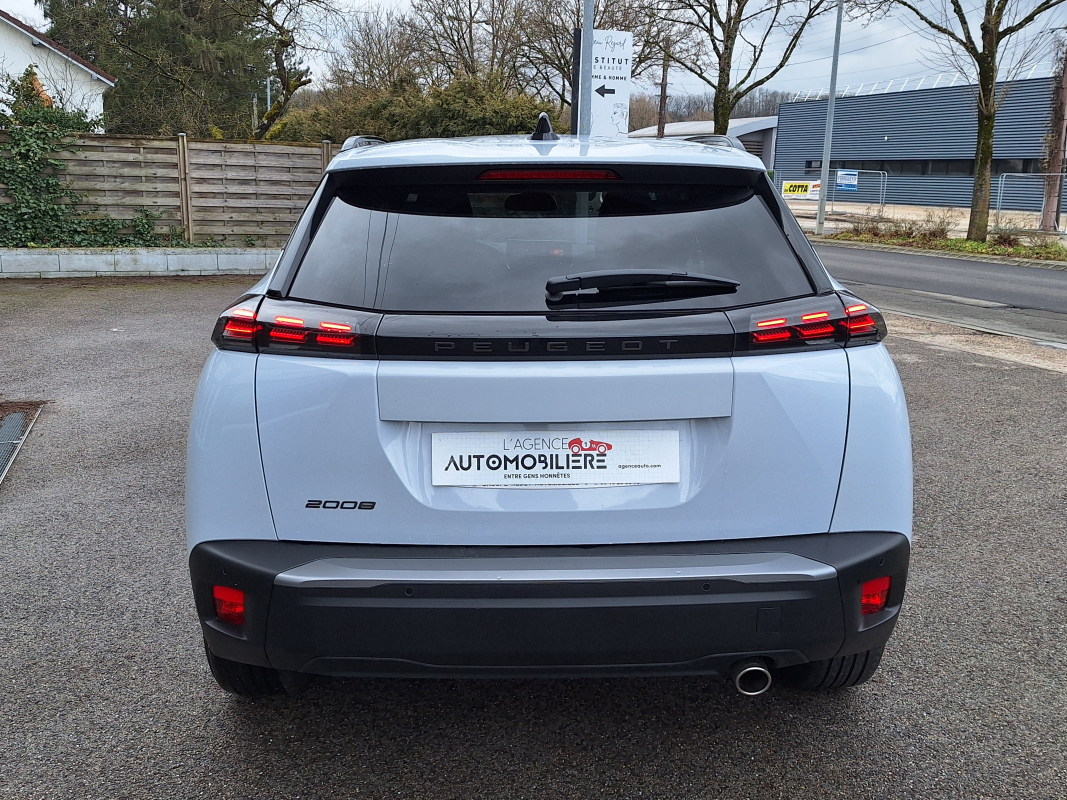 Peugeot 2008 — 9