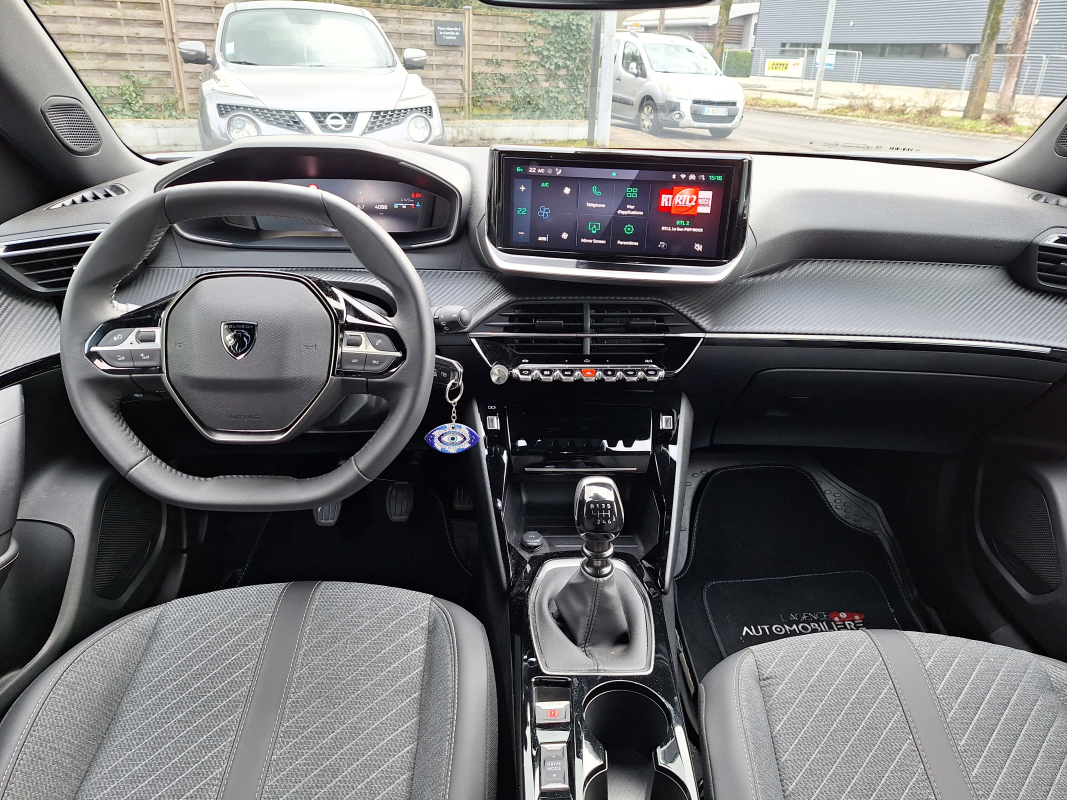 Peugeot 2008 — 21