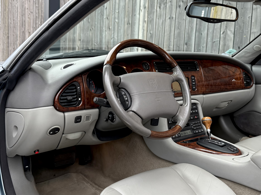 Jaguar XKR — 5