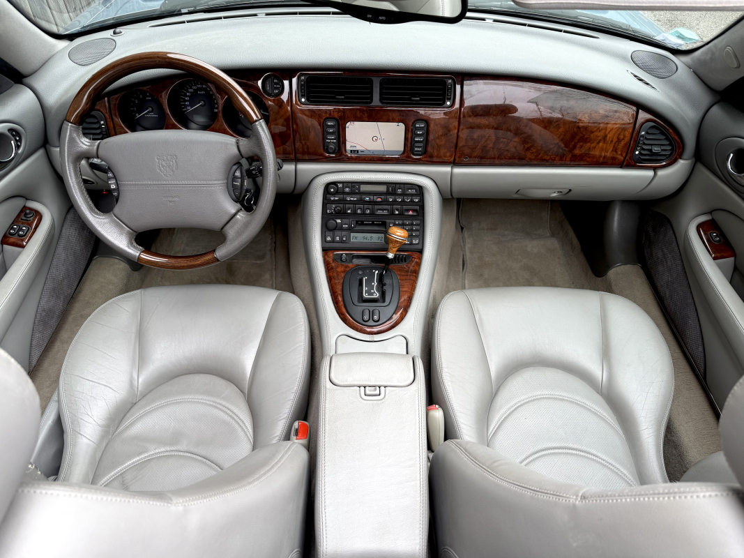 Jaguar XKR — 6