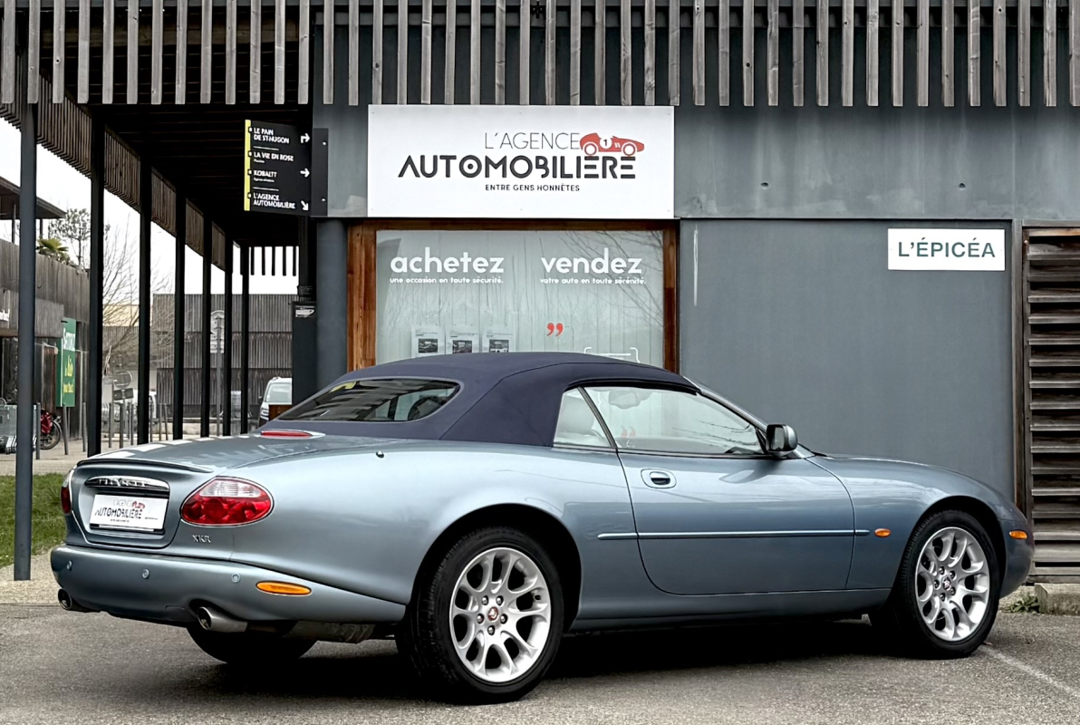 Jaguar XKR — 3
