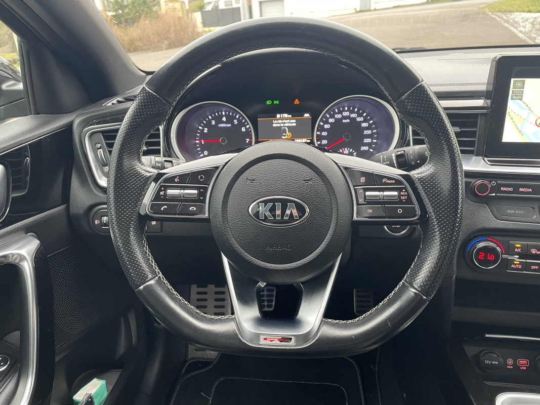 Kia ProCeed — 13