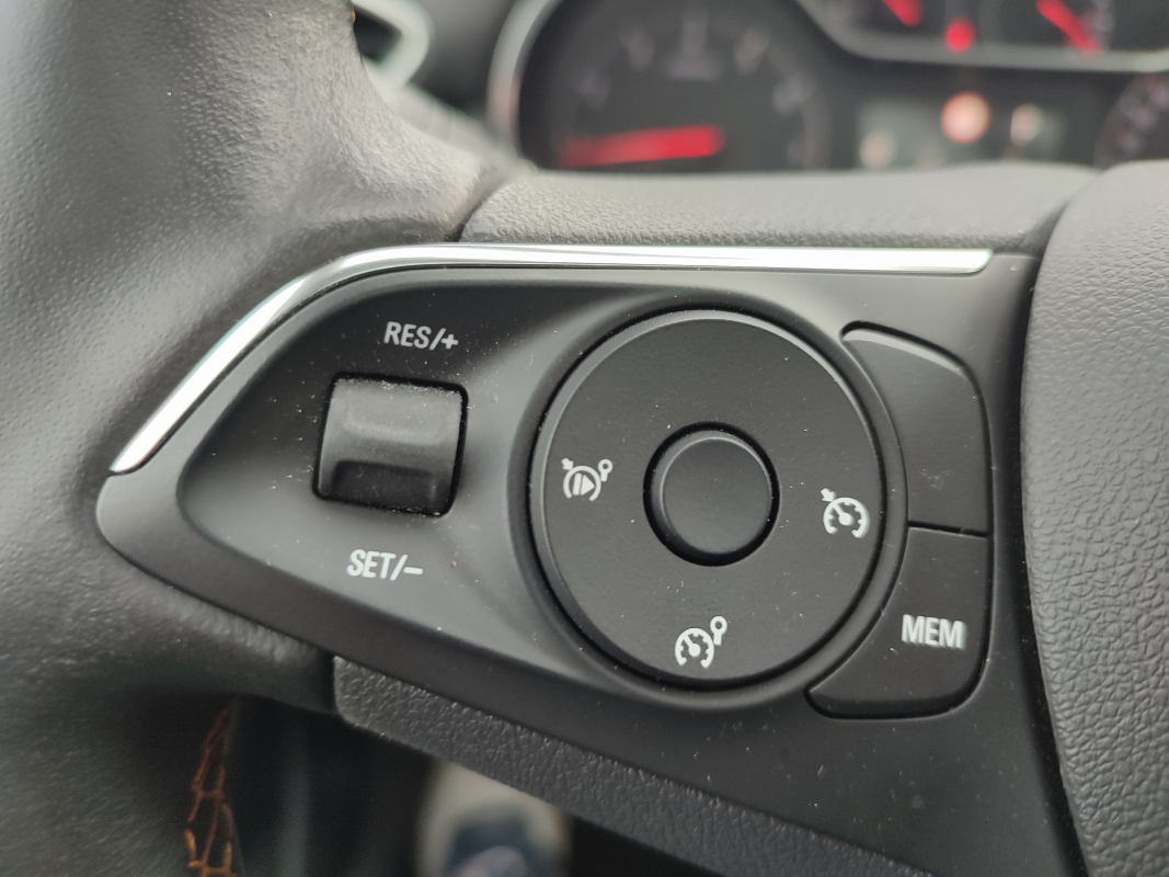 Opel Crossland x — 27