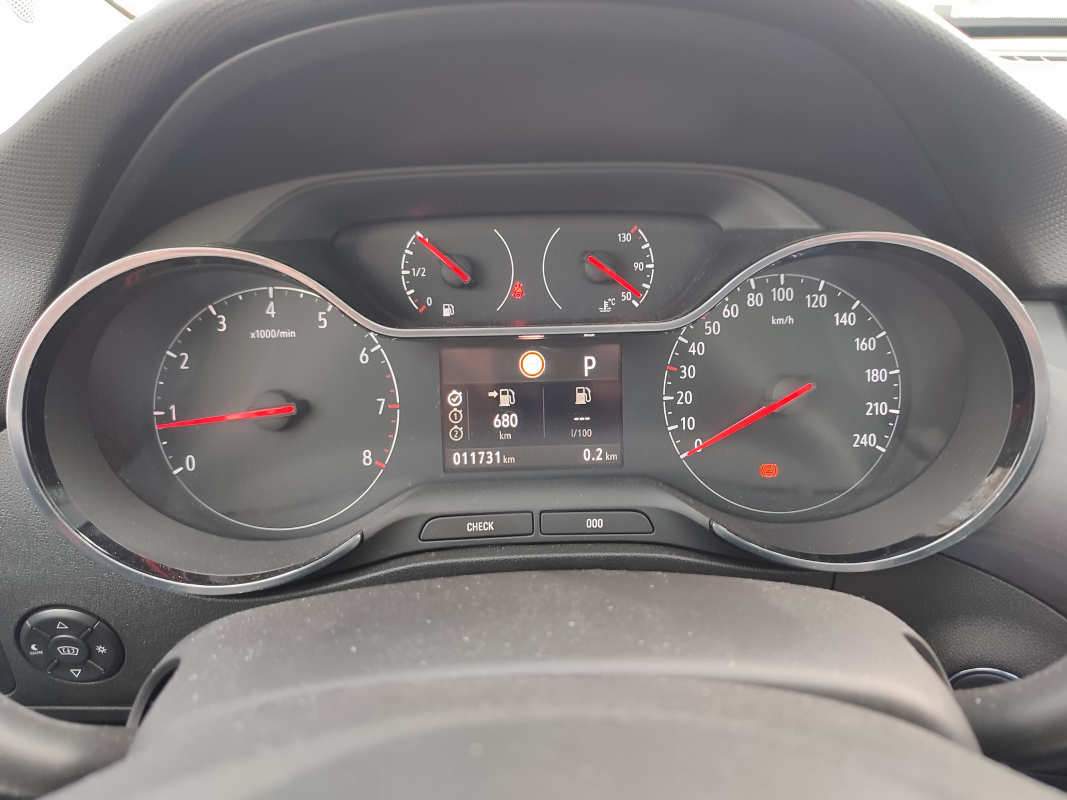 Opel Crossland x — 32
