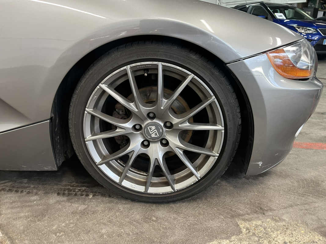 Bmw Z4 — 24