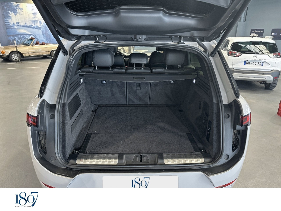 Land Rover RANGE — 9