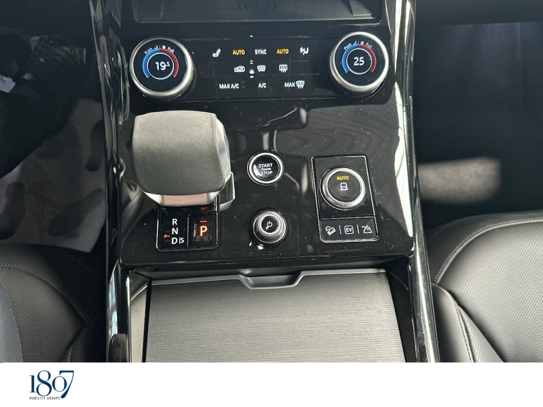 Land Rover RANGE — 21