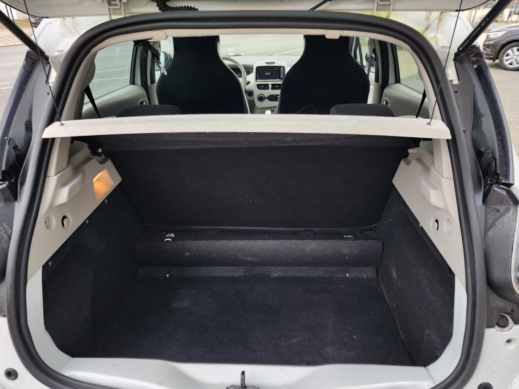 Renault Zoe — 18