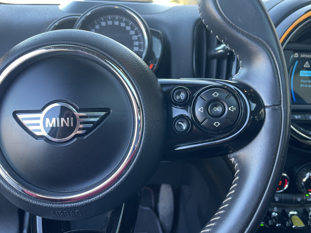 Mini Countryman — 24