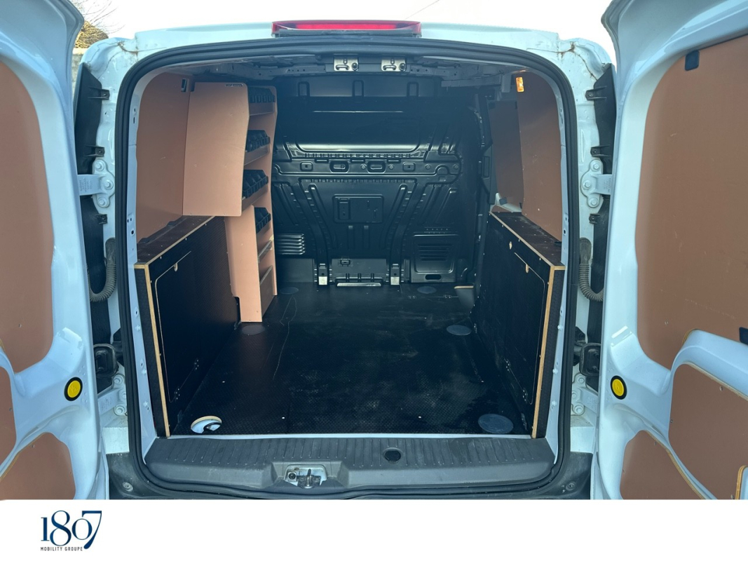 Ford Transit Connect — 9