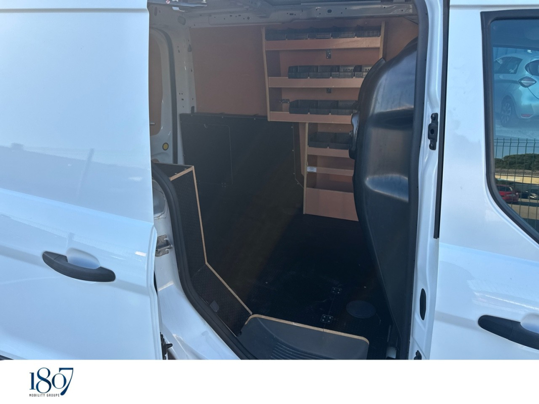 Ford Transit Connect — 12