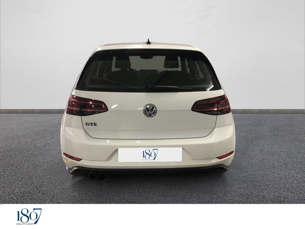 Volkswagen Golf — 3