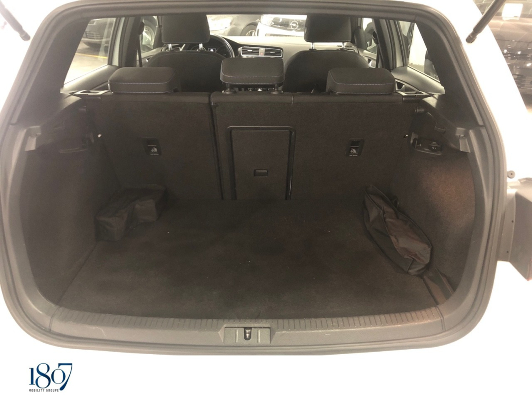 Volkswagen Golf — 8