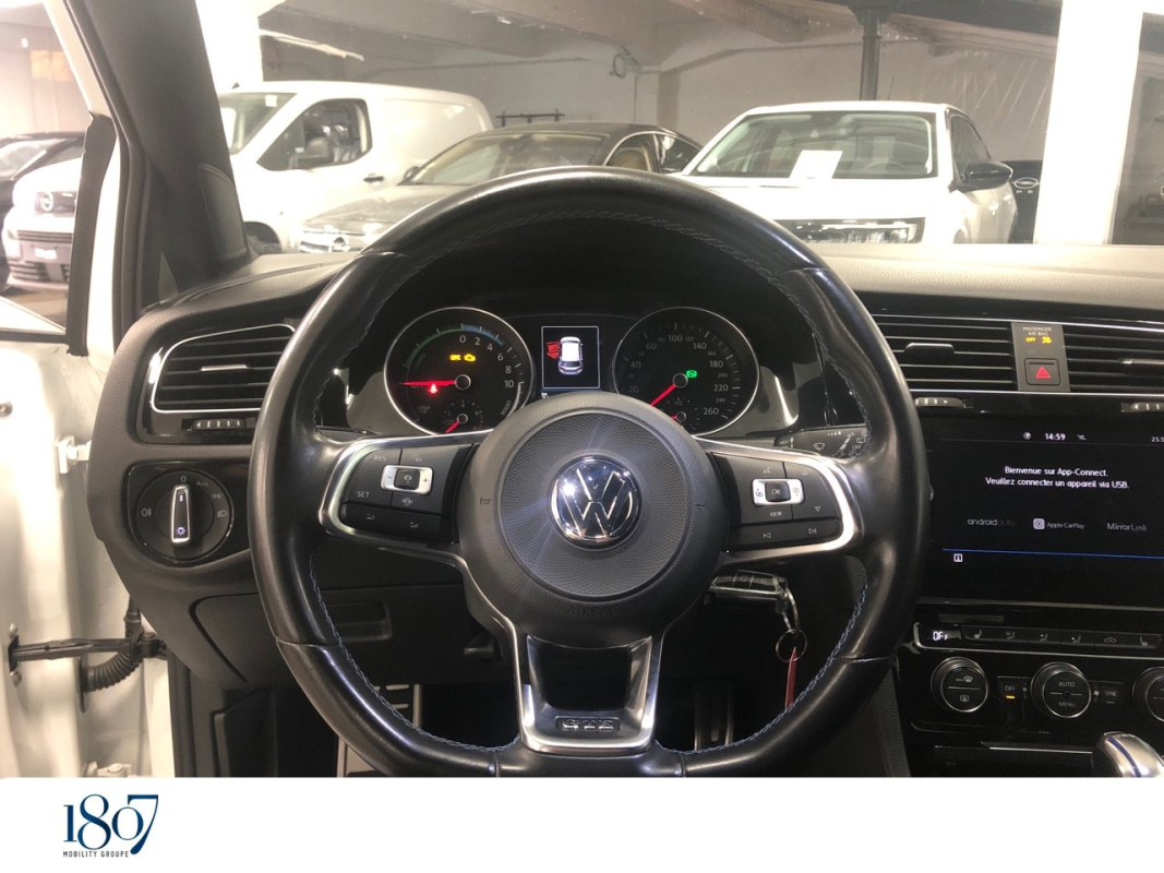 Volkswagen Golf — 11