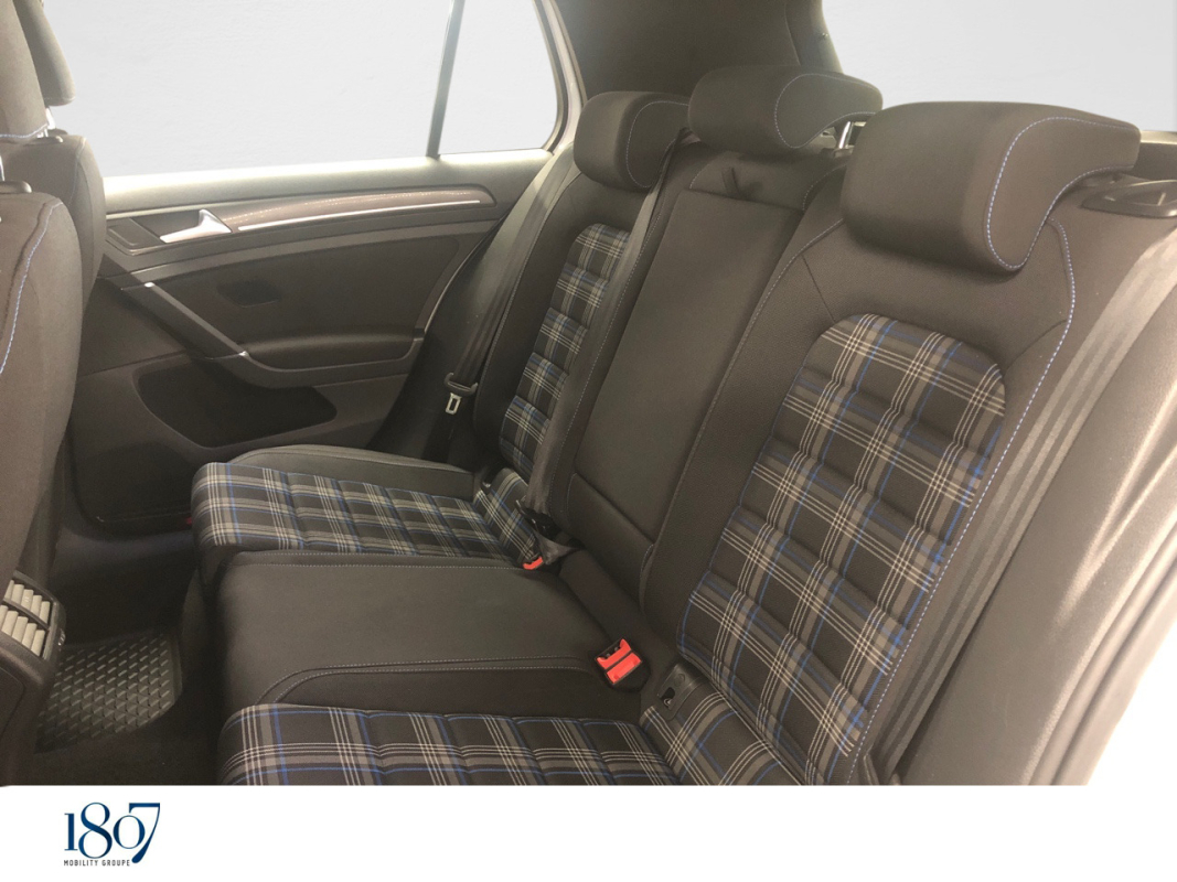Volkswagen Golf — 14