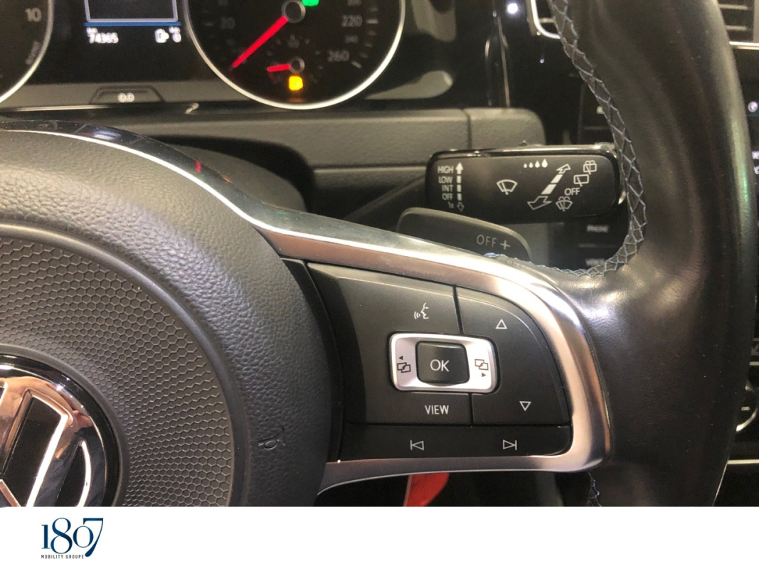 Volkswagen Golf — 23