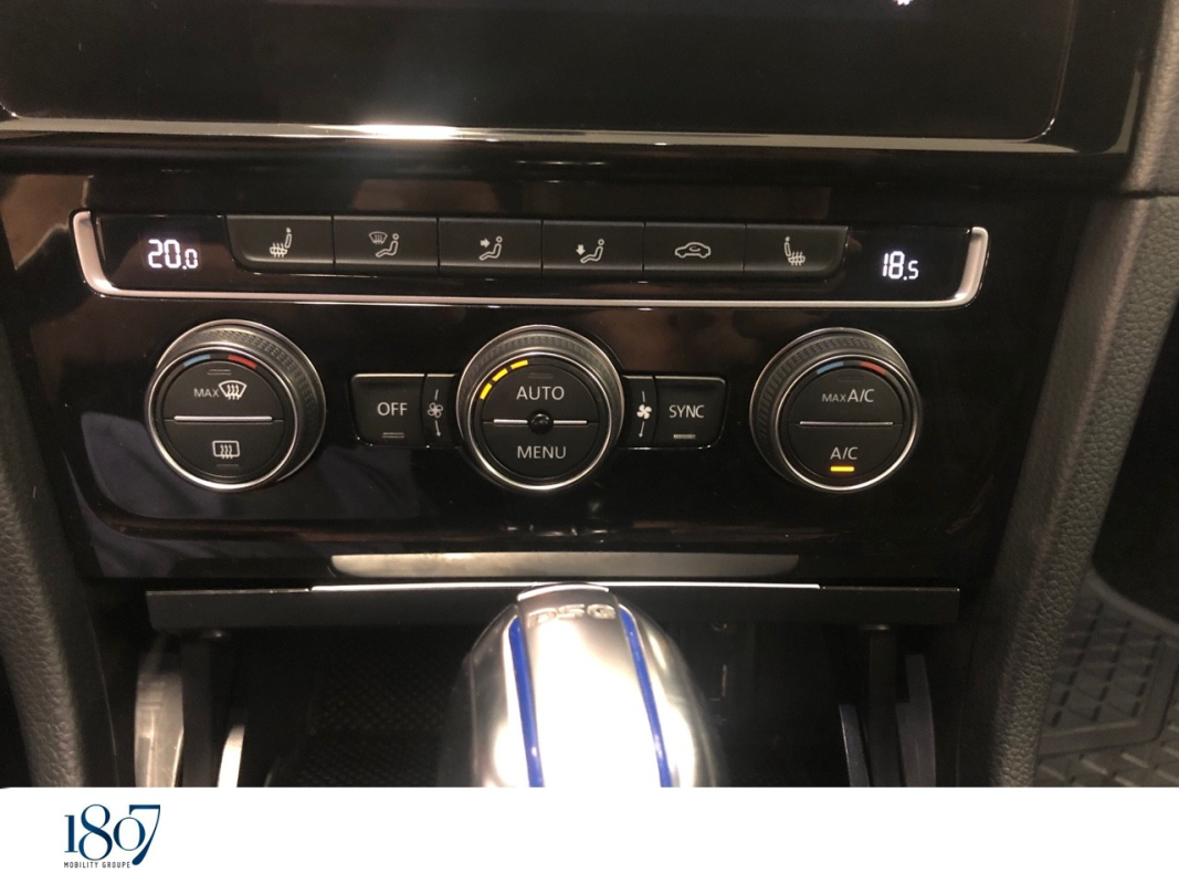 Volkswagen Golf — 24