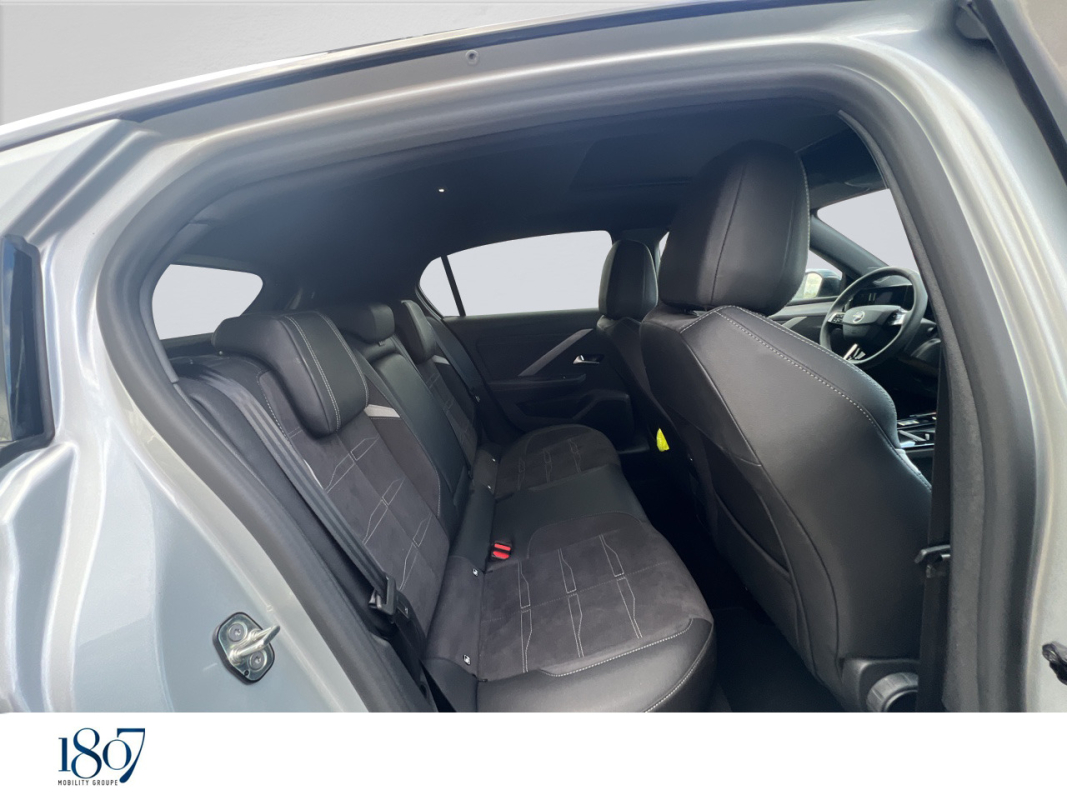 Opel Astra — 12