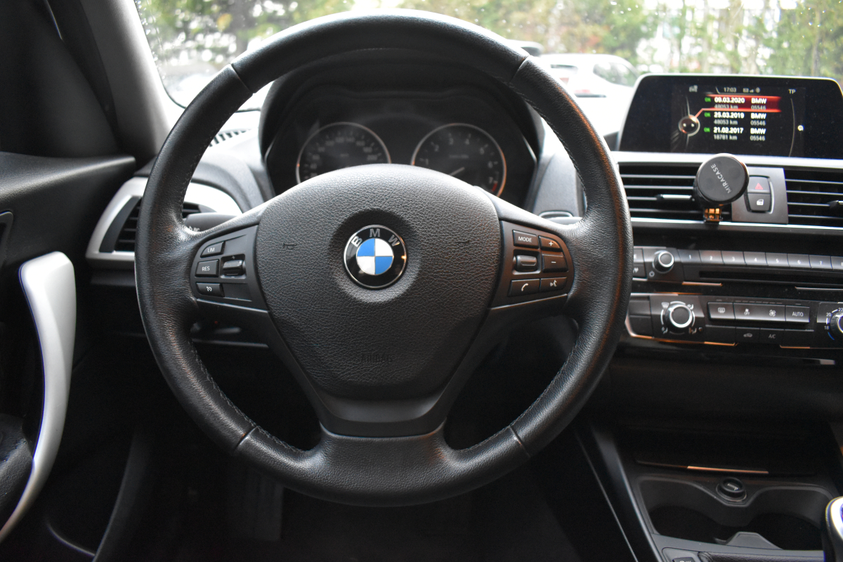 Bmw Série 1 — 12