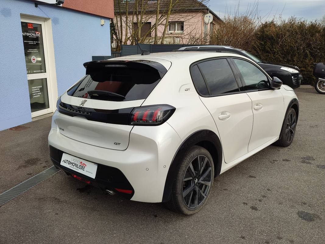 Peugeot 208 — 7