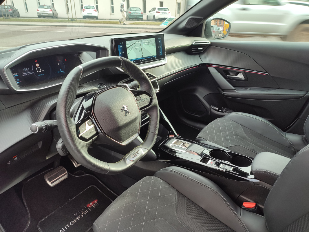 Peugeot 208 — 21