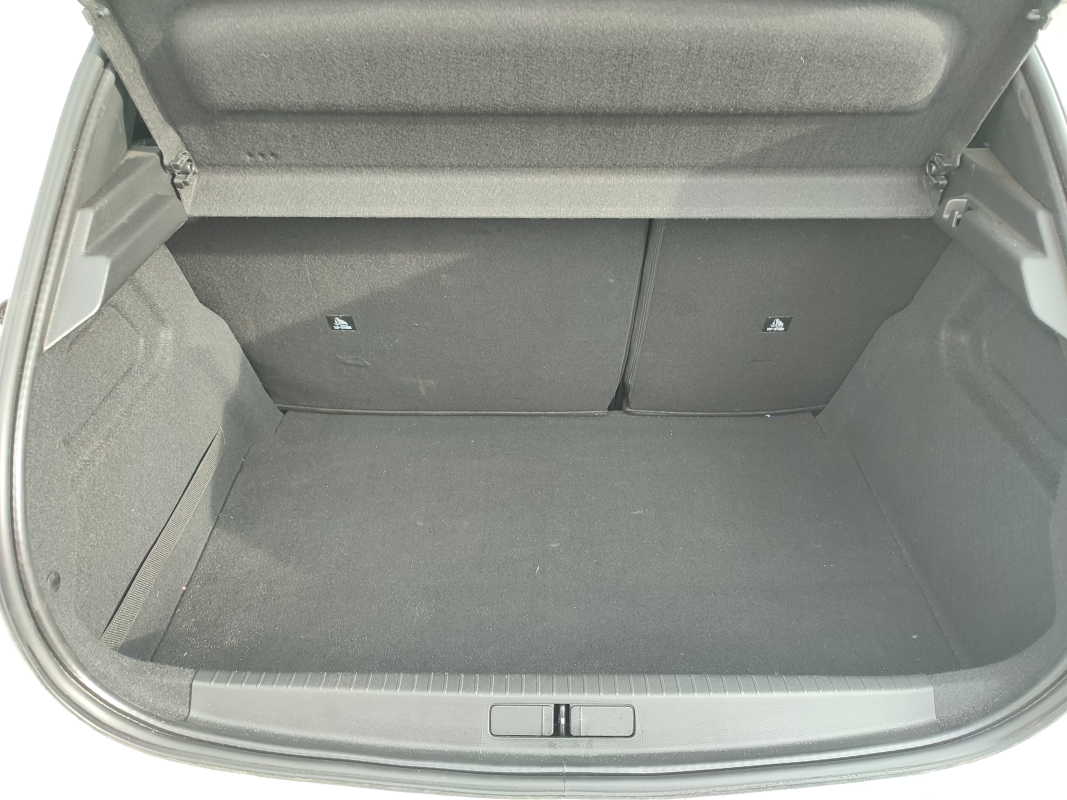Peugeot 208 — 15