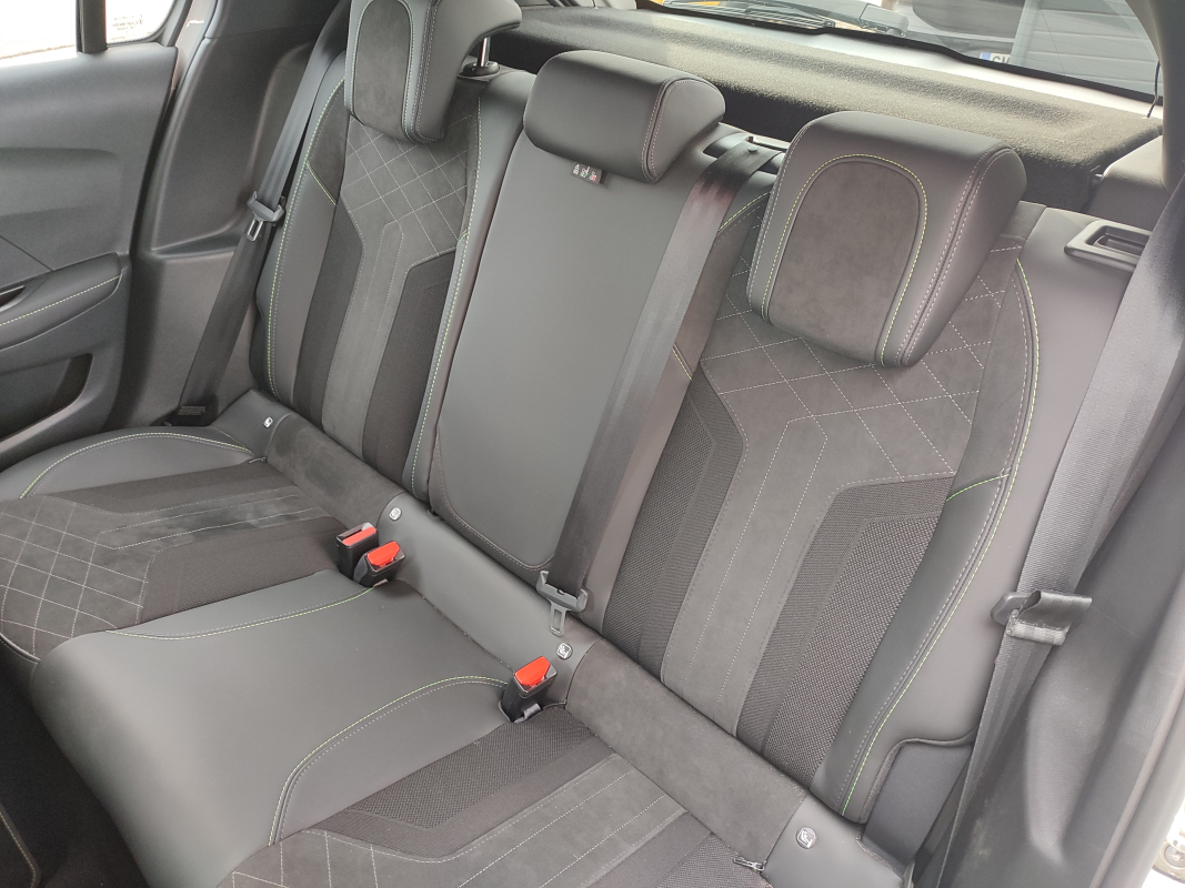 Peugeot 208 — 14