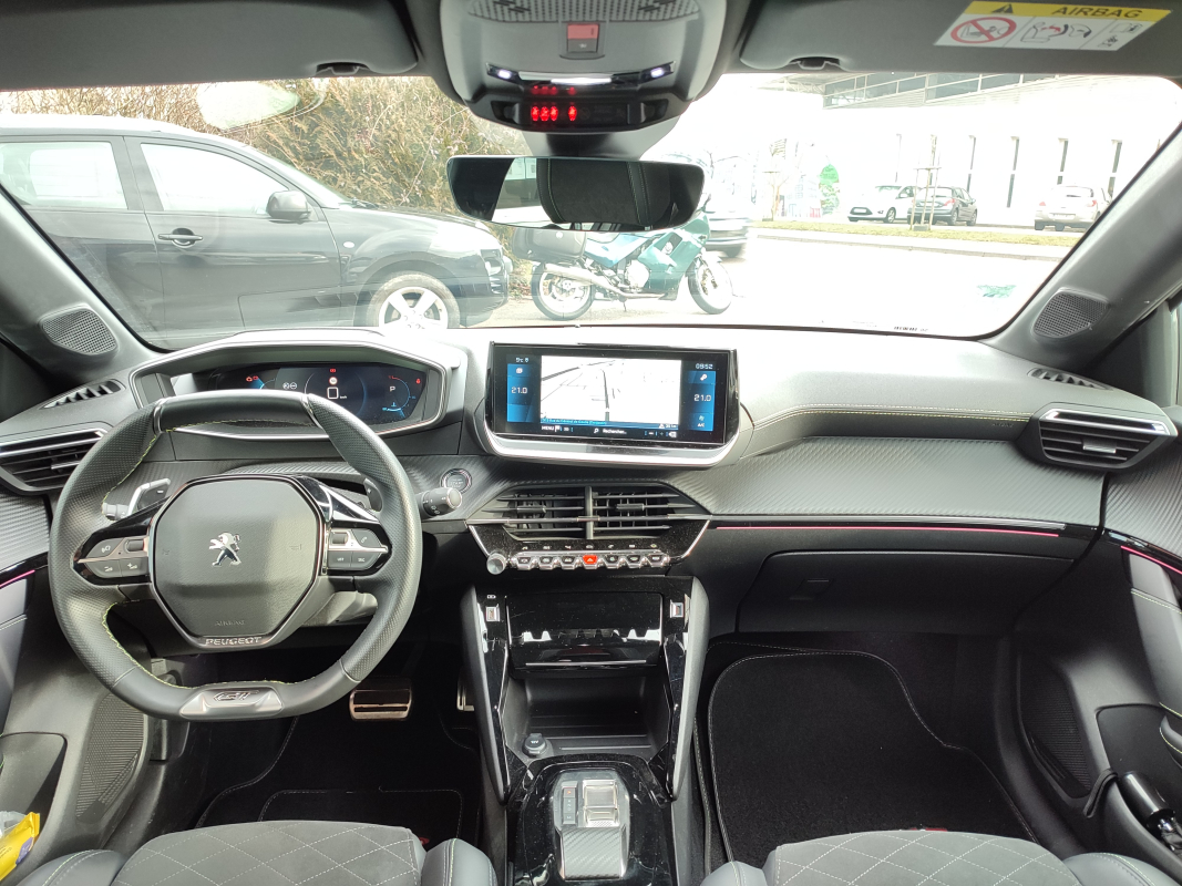 Peugeot 208 — 24