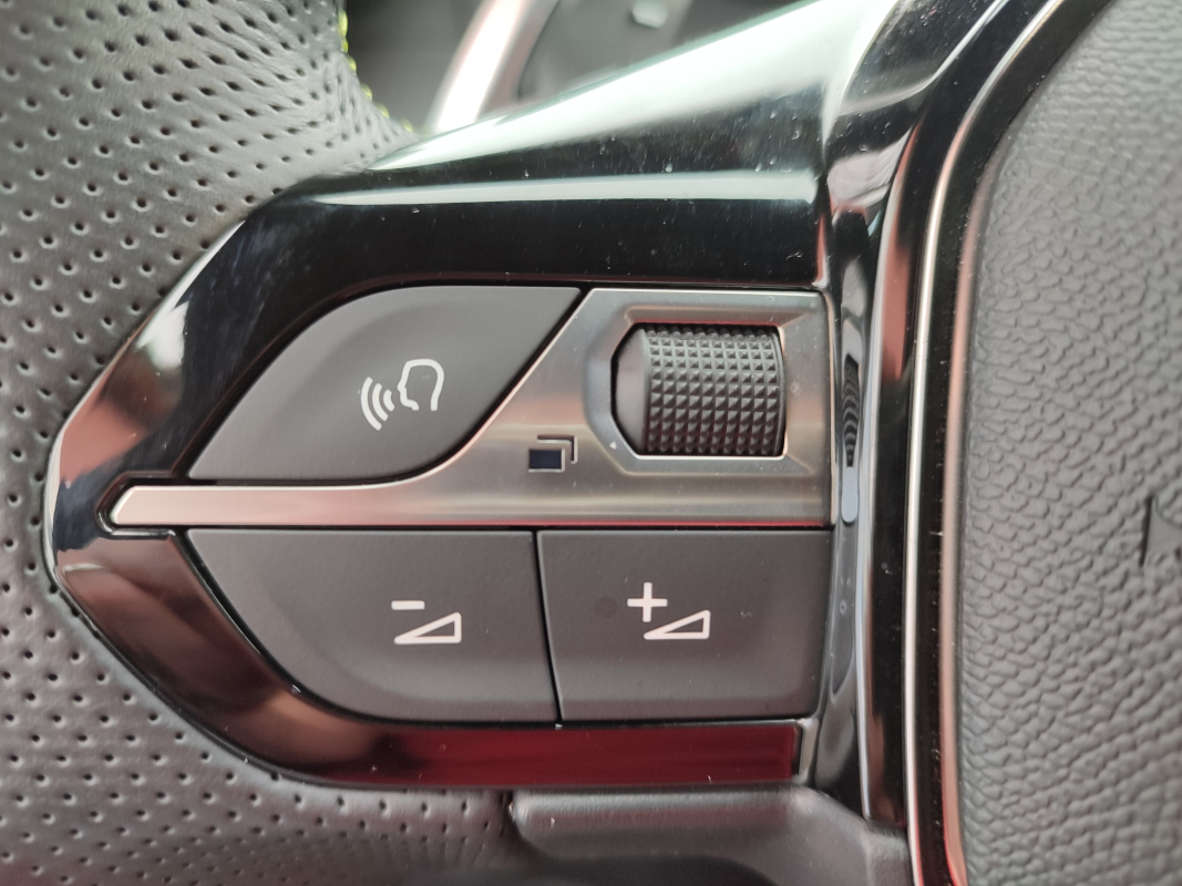 Peugeot 208 — 27