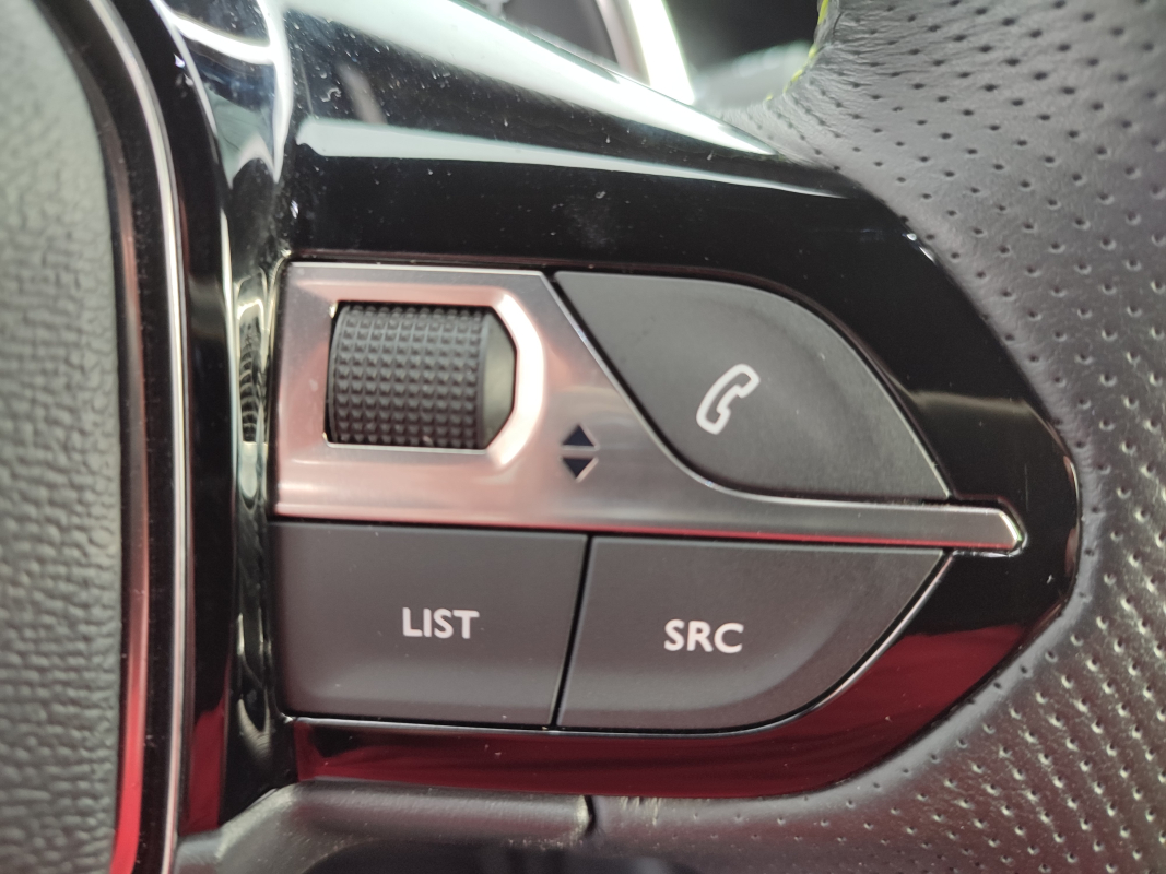 Peugeot 208 — 28