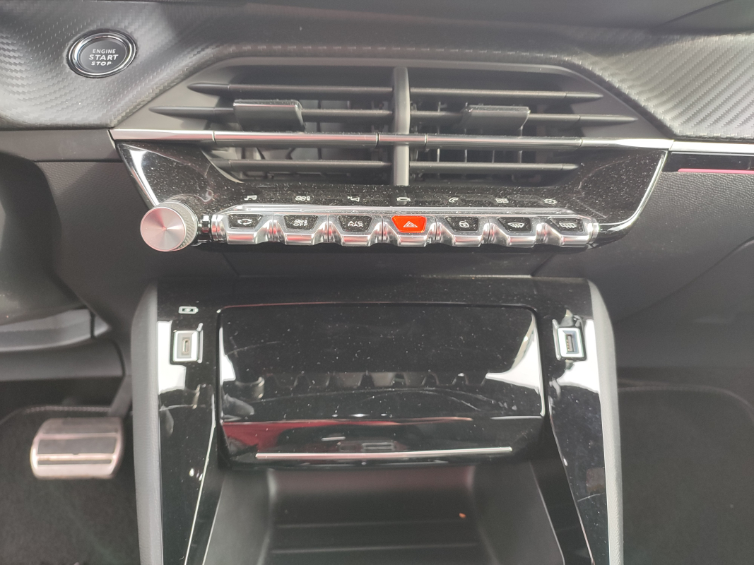 Peugeot 208 — 31