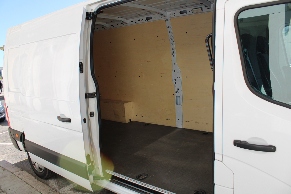 Nissan NV400 — 13