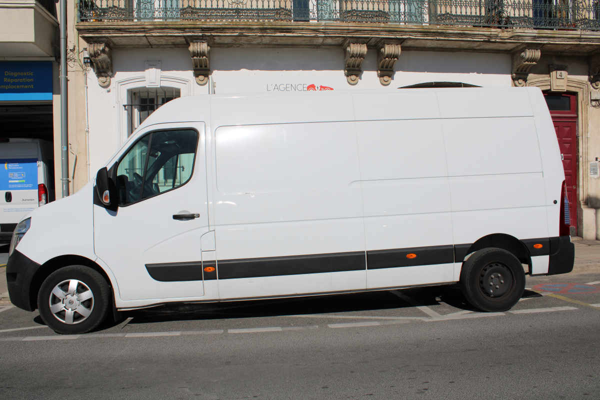 Nissan NV400 — 8