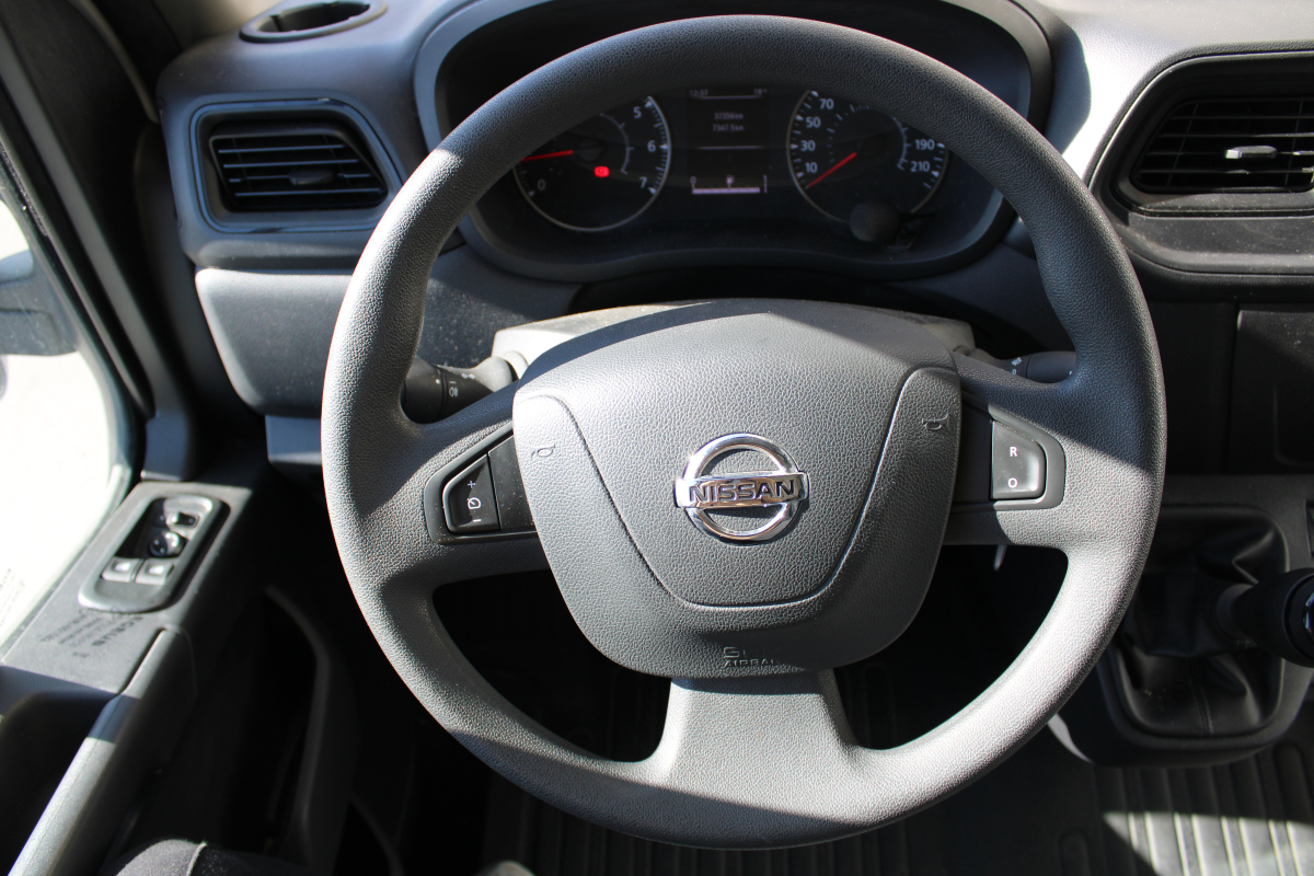 Nissan NV400 — 15