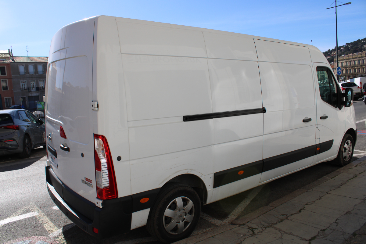 Nissan NV400 — 4