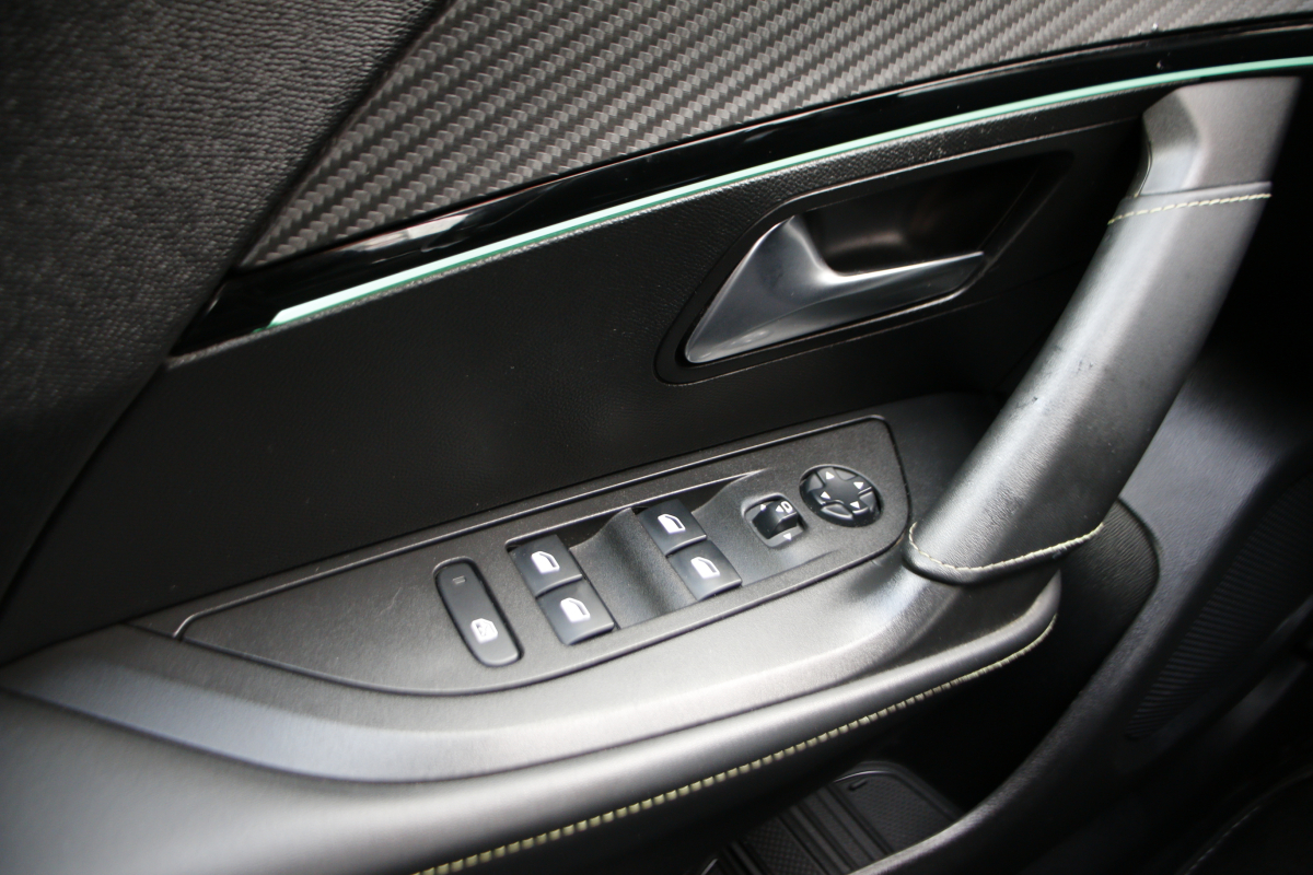 Peugeot 2008 — 31