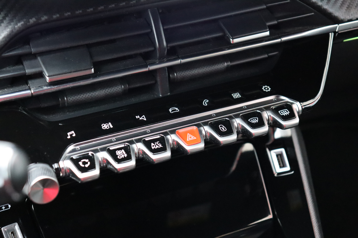 Peugeot 2008 — 25