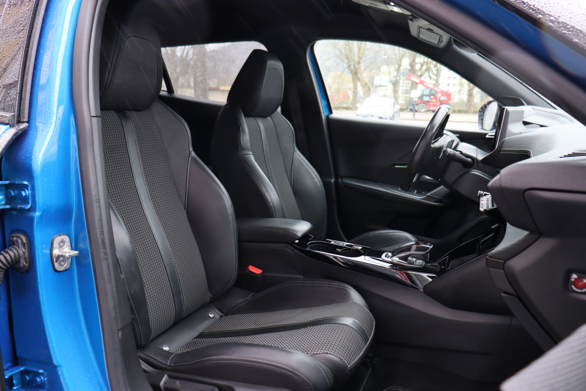 Peugeot 2008 — 11