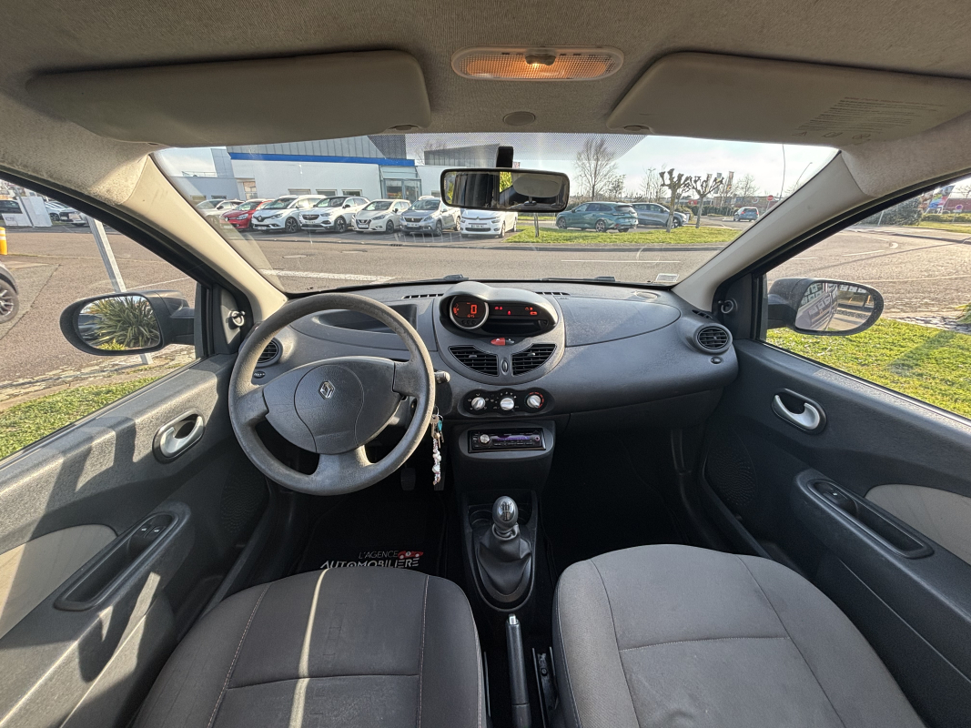 Renault Twingo — 13