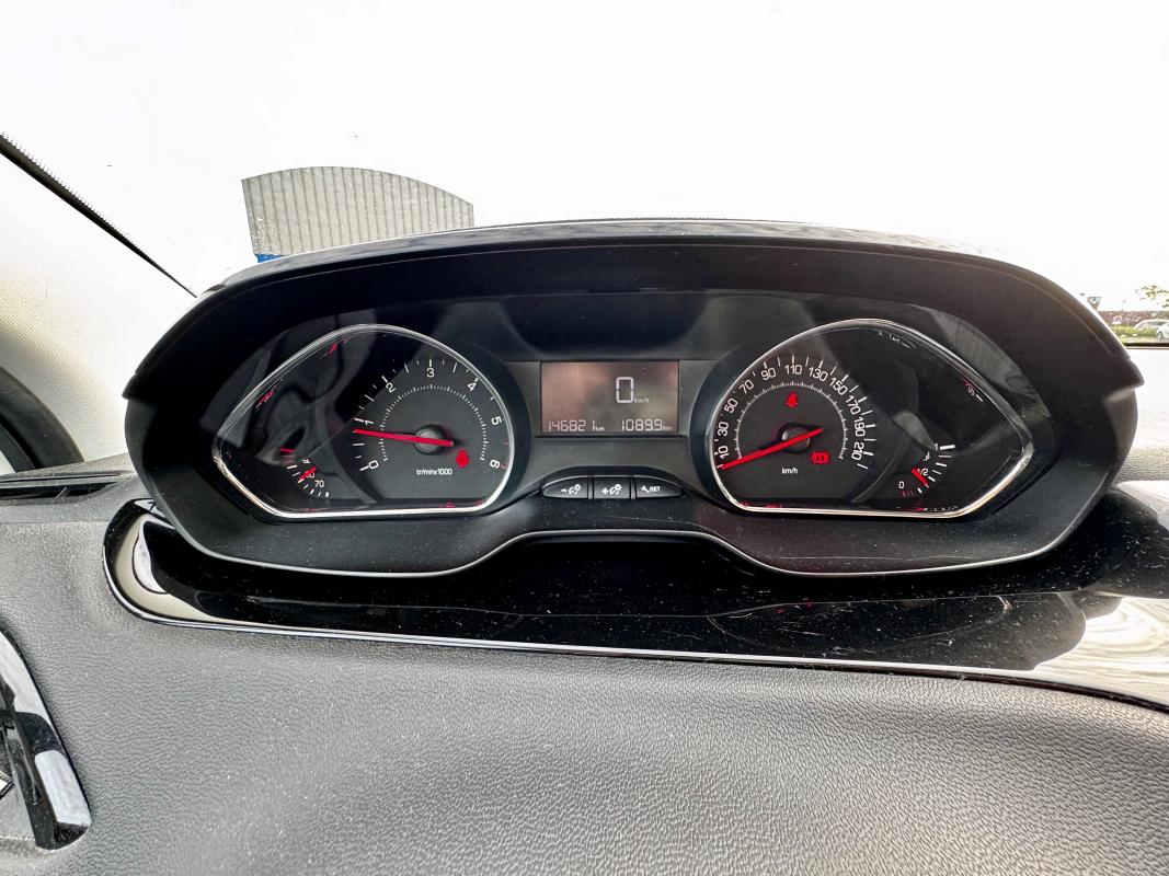 Peugeot 208 — 24