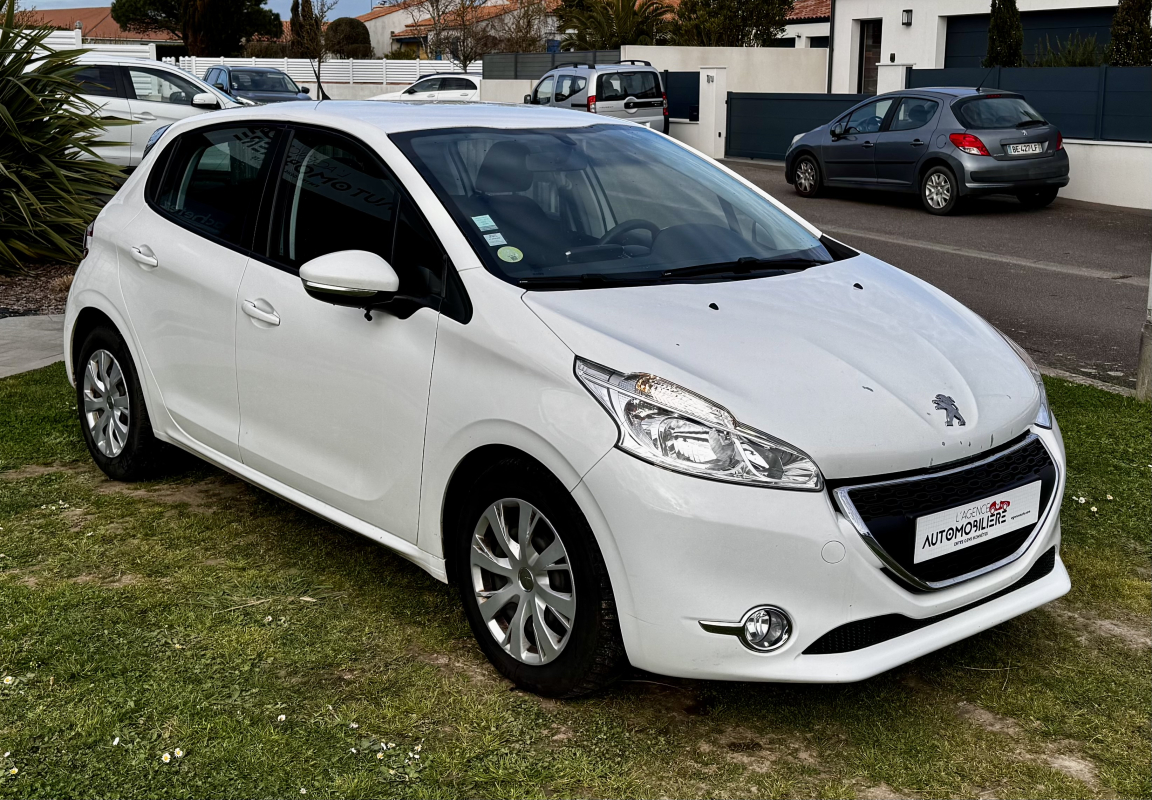 Peugeot 208 — 3