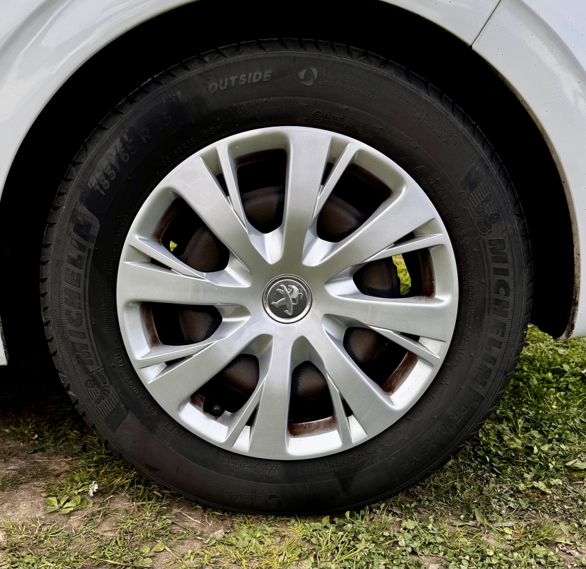 Peugeot 208 — 30