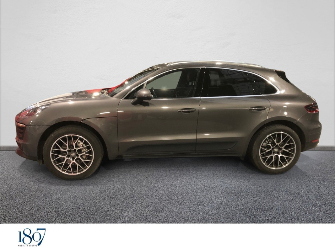 Porsche Macan — 2