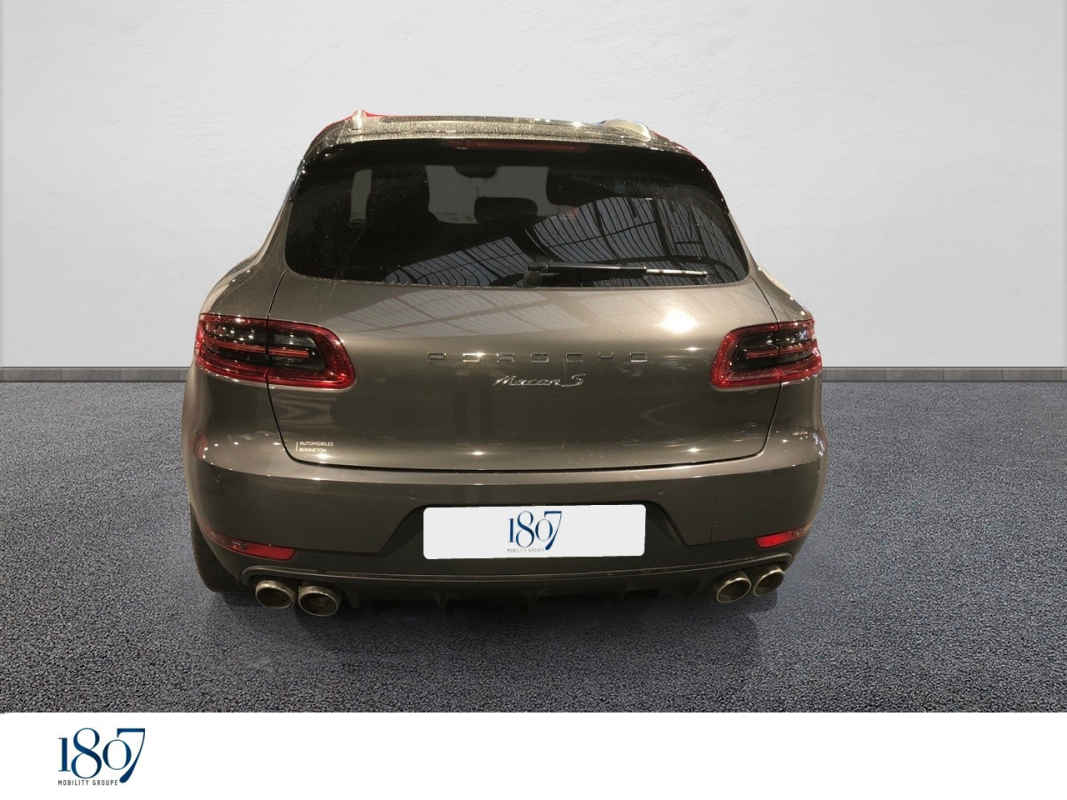 Porsche Macan — 3