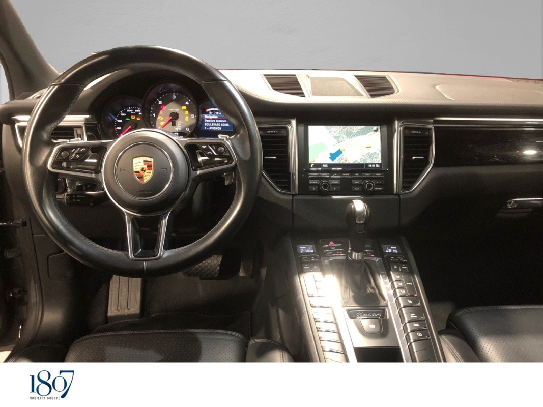 Porsche Macan — 9