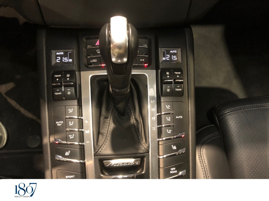 Porsche Macan — 23