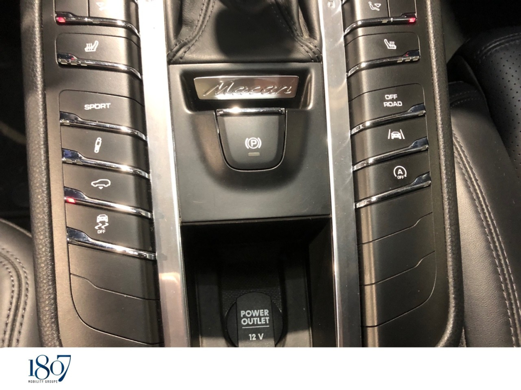 Porsche Macan — 24