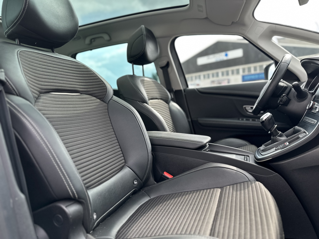 Renault Grand Scenic — 10