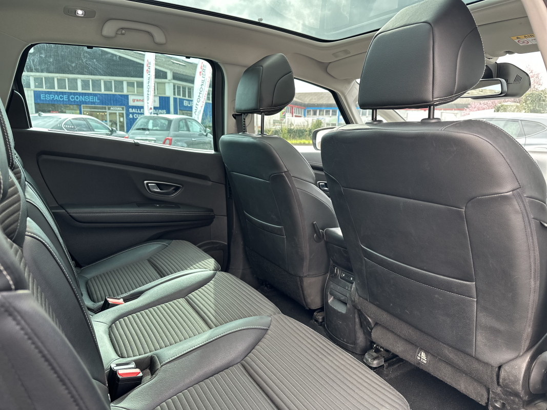 Renault Grand Scenic — 11