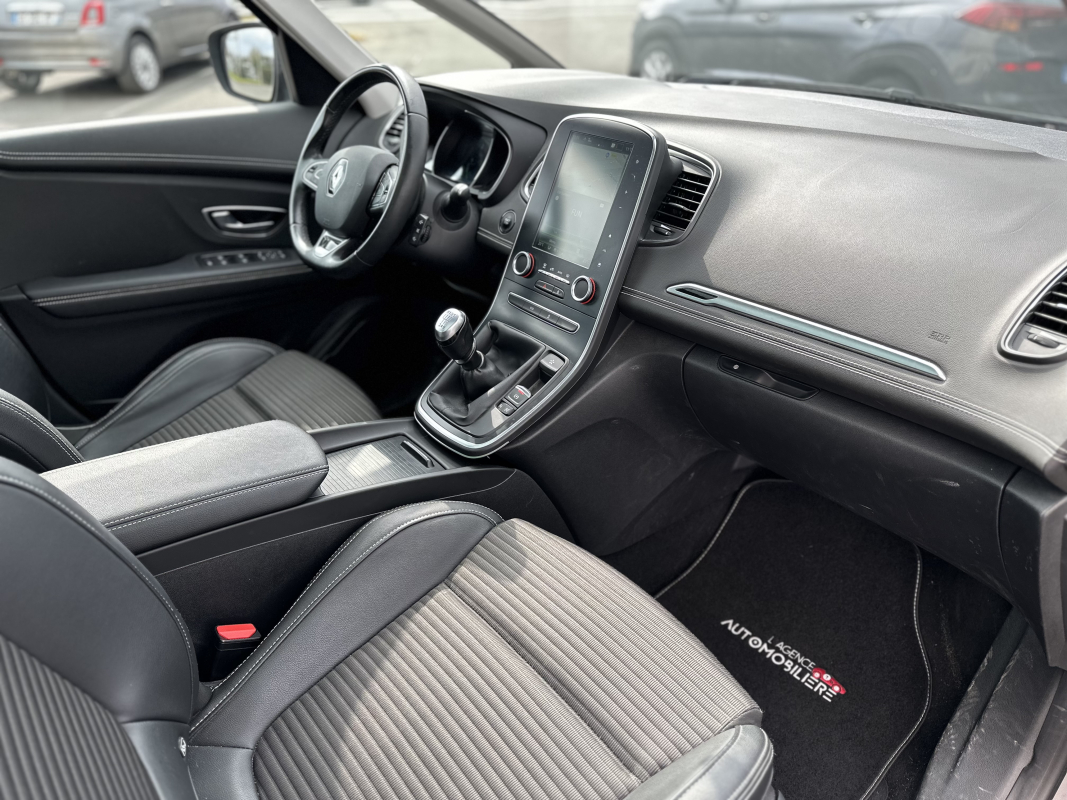 Renault Grand Scenic — 9